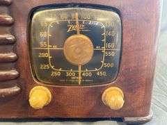 Vintage Zenith Tube Radio