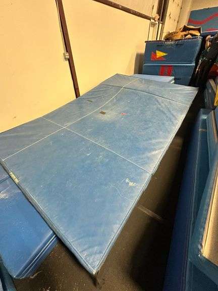 (2x) Mats 8'x12'x4" image