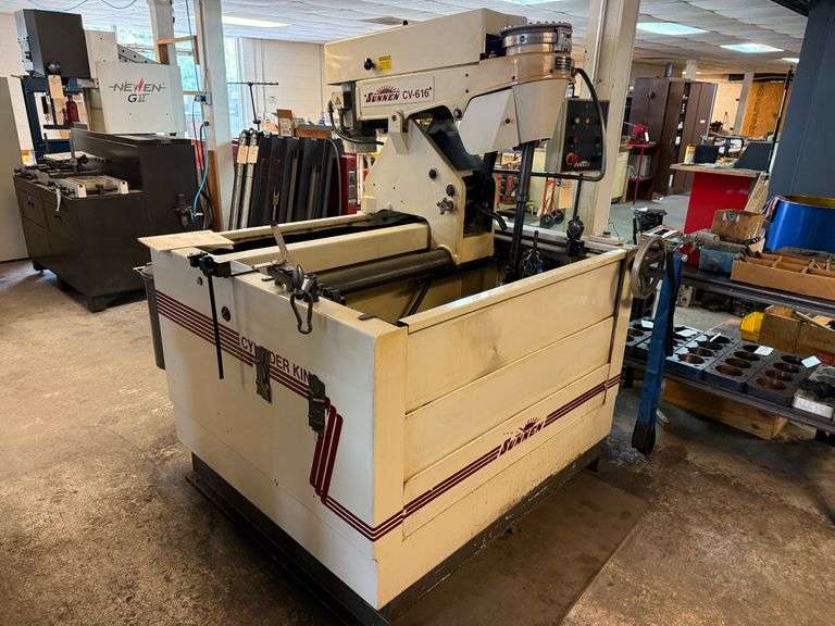 Sunnen CV-616 Vertical Honing Machine Serial #1W1-4938 image