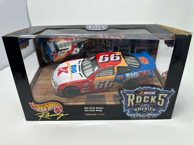 2000 Hot Wheels Nascar Rocks 1:24 (Box w diecast guitar and window) Big K #66 Darrell Waltrip 25321