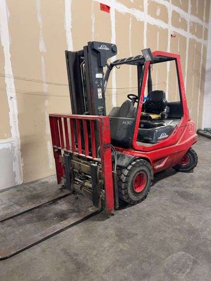 2000 Linde H30D-03 Diesel Forklift - Side Shift + Hydro Forks-Total Weight 11,498 LBS -
