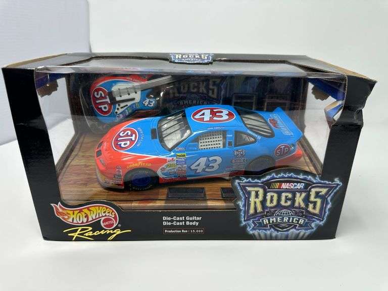 2000 Hot Wheels Nascar Rocks 1:24 (Box w diecast guitar and window) STP #43 John Andretti 25322