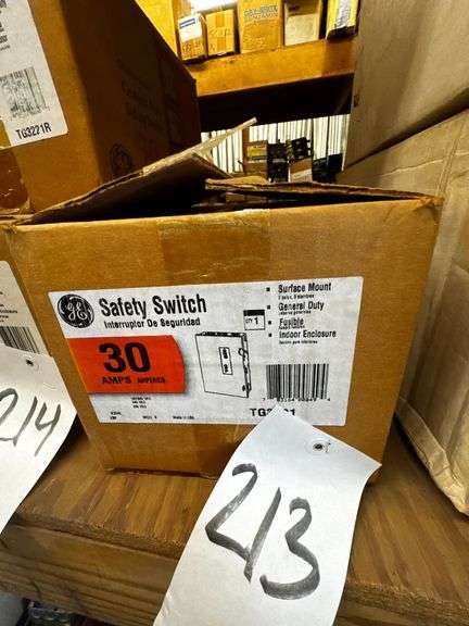 GE 30 Amp Safety Switch, TG4321R, Surface Mount, Fusible, NEMA 3R image