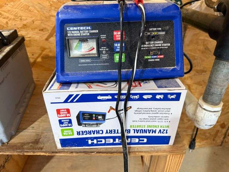 Cen-Tech 12V Manual Battery Charger with Engine Start image