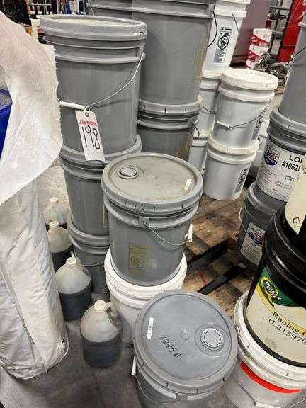 Partial Buckets Jugs of 7140 Gear Oil, ECR 10852, Racing Oil 23614 image