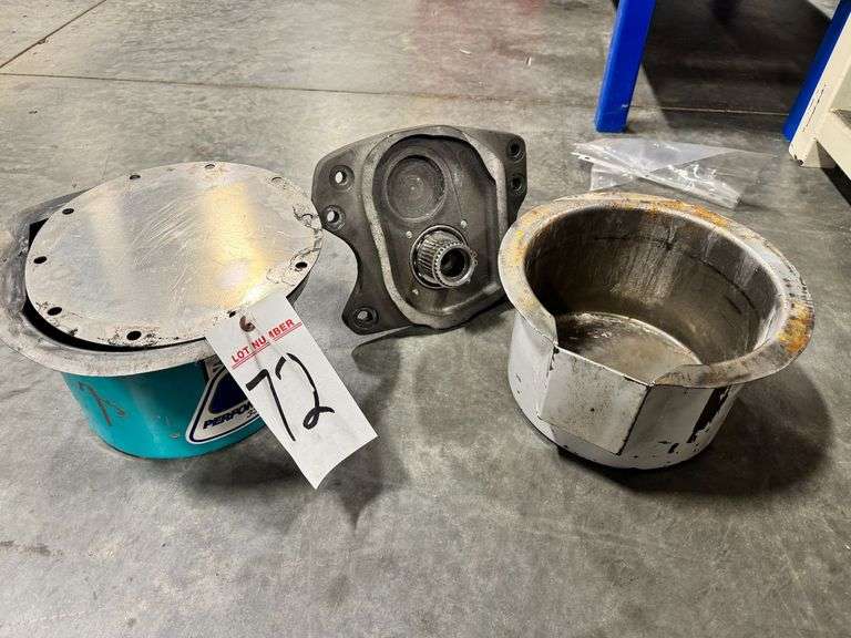 Two Rear End Gear Pots image