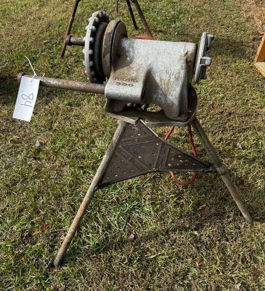 Ridgid 300 Power Pipe Threader with Tripod Stand image