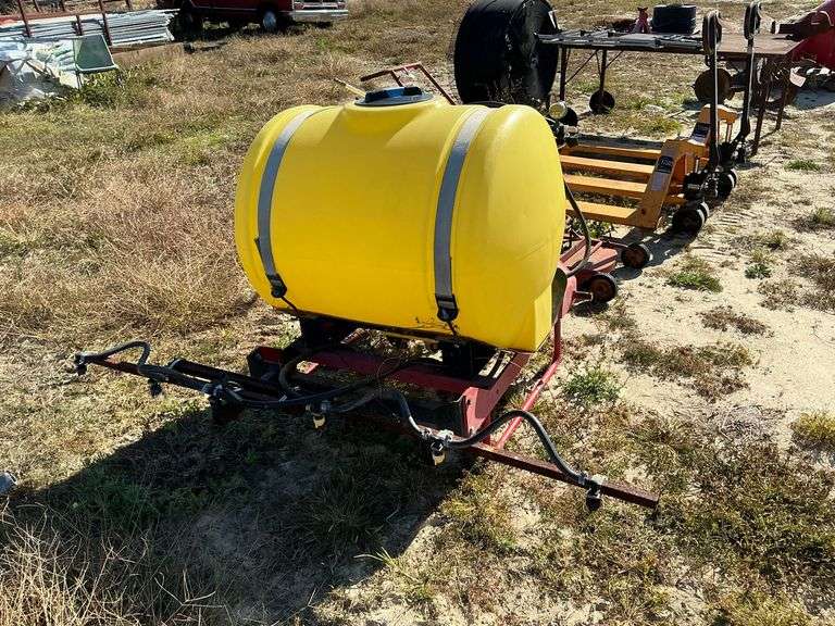 Sprayer 300 Gallon image