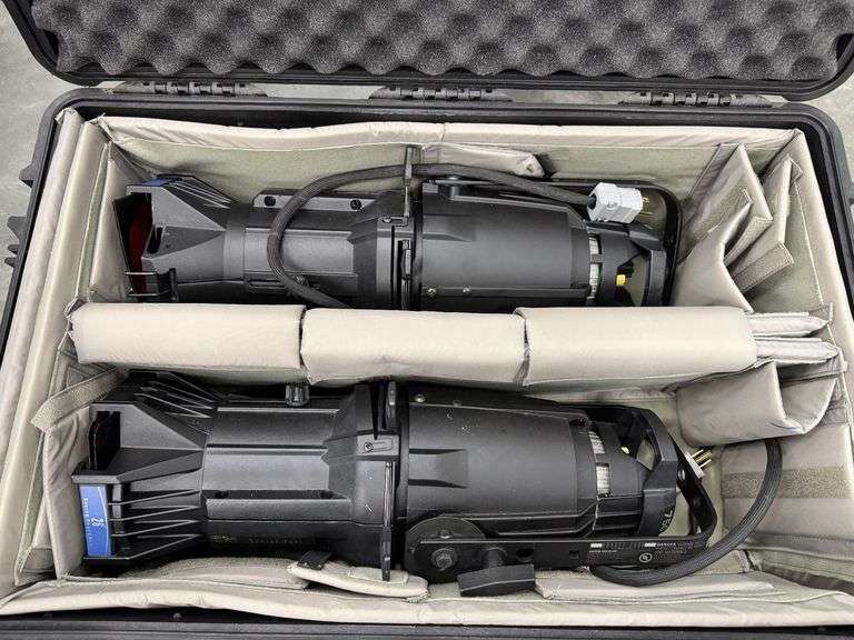 Two Source Four 750 Spotlights in Pelican 1650 Road Case image