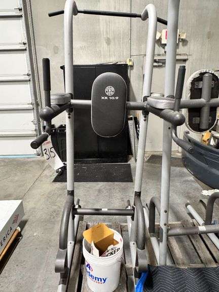 Gold’s Gym Pullup / Ab Crunch Bars image