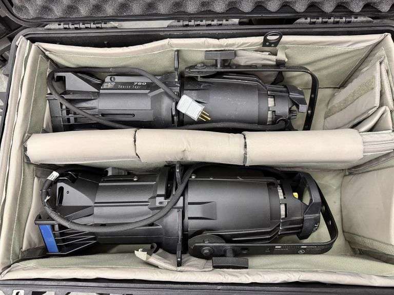 Two Source Four 750 Spotlights in Pelican 1650 Road Case image