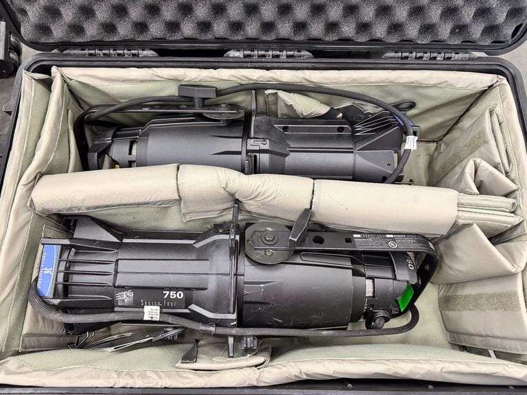 Two Source Four 750 Spotlights in Pelican 1650 Road Case image