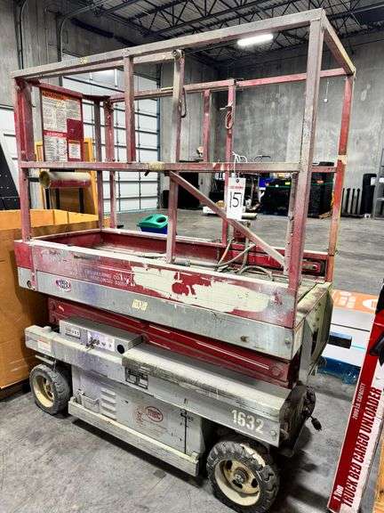 Mec Aerial Work Platforms Scissor Lift Model 1632 SN S501633, 26 ft lift height, 300 lb capacity image