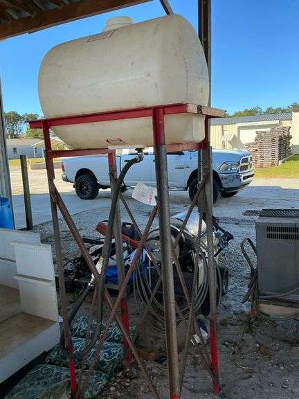 100 Gallon Feeder Tank and Frame image