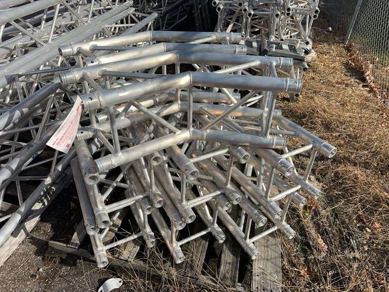 (8) DuraTruss 45 degree Angle Truss image