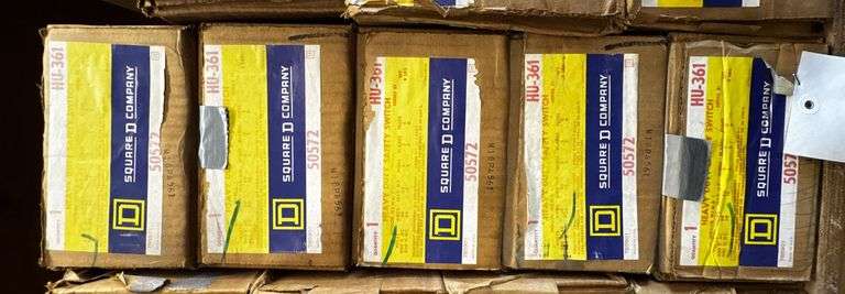FIVE – Square D HU-361 Heavy Duty Safety Switches, Series F, 30 Amps, 600 Volts image