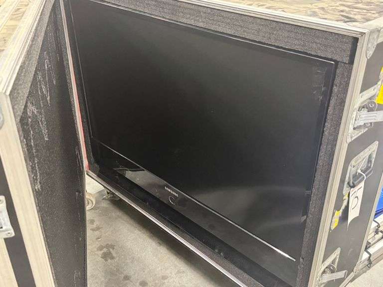 Road Case with 44 inch Large Screen Samsung TV image