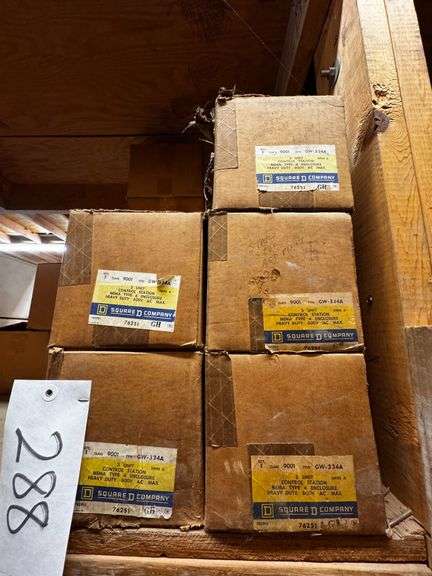 FIVE – Square D Class 9001 GW6A Control Stations, NEMA Type 4, 600V AC Max image