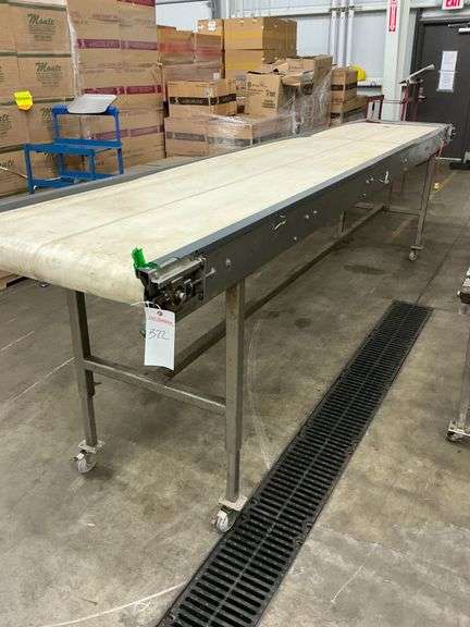 Flat Motorized Conveyer image