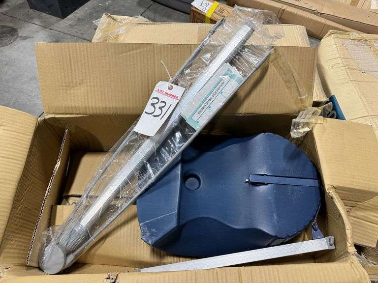 (6) NOTUS Banner Stand with Base image