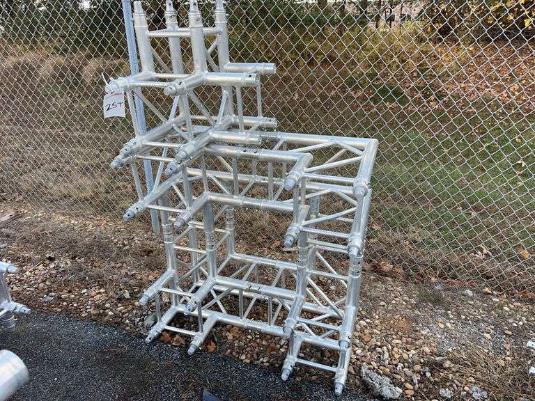 (5) DuraTruss 3 Way Corner Truss image