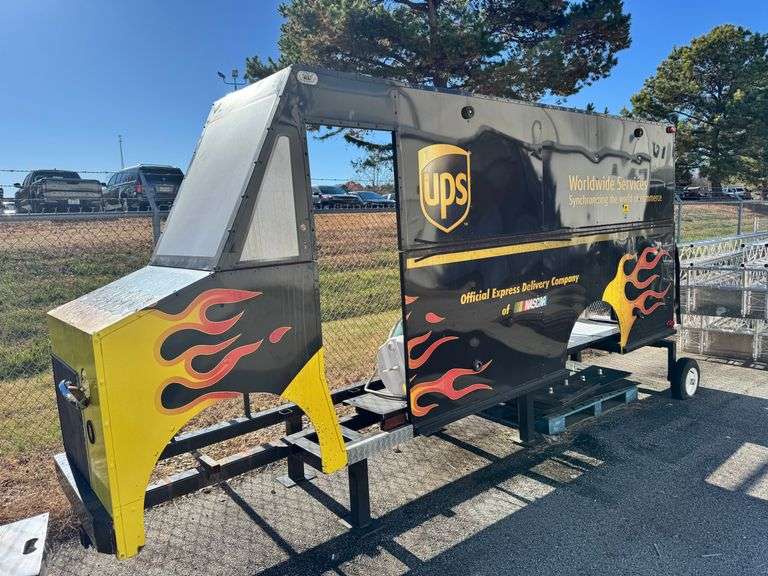 UPS Truck Tire Change Game Setup image