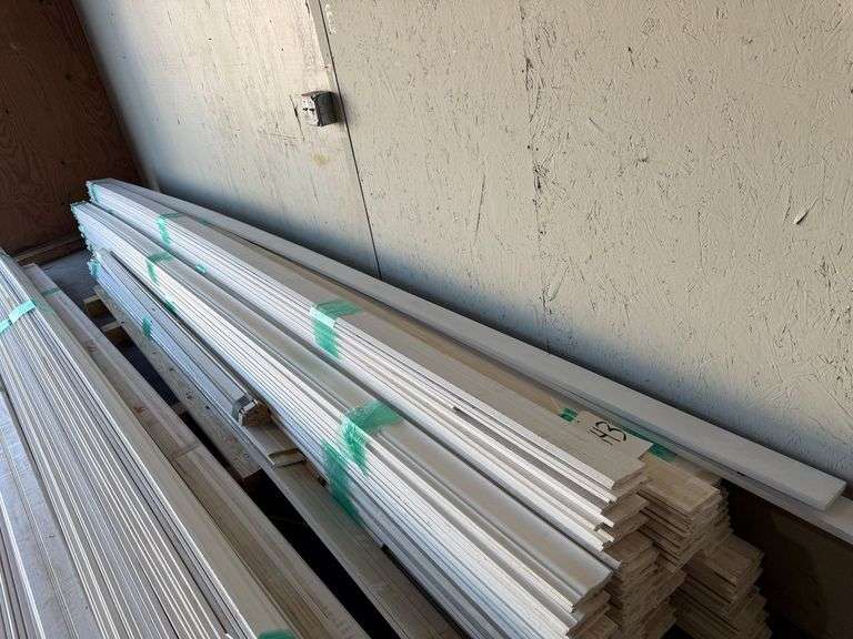 Grouping of 16' 6" Crown Molding image