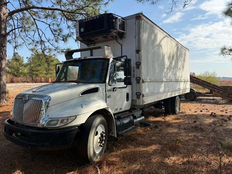 2005 International Box Truck VIN# 1HTMMAAL15H106215 image