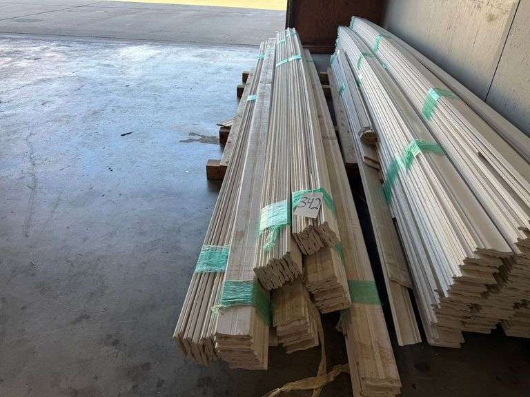 Grouping of 16' 6" Crown Molding image