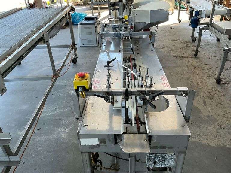 Packing Conveyer Equipment image