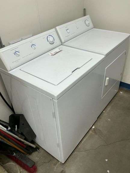 Frigidaire Washer and Dryer Set image