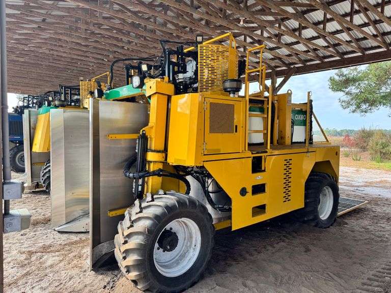 OXBO 8140 Harvester SN# 550940-600008 image