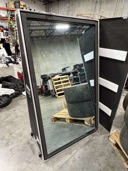 “Mirror Me” Event Photo Booth in Road Case image