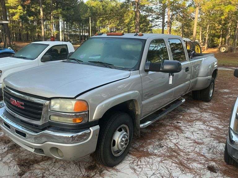 2005 GMC Sierra 3500 Duramax Diesel VIN# 1GTJK33265F935671 image