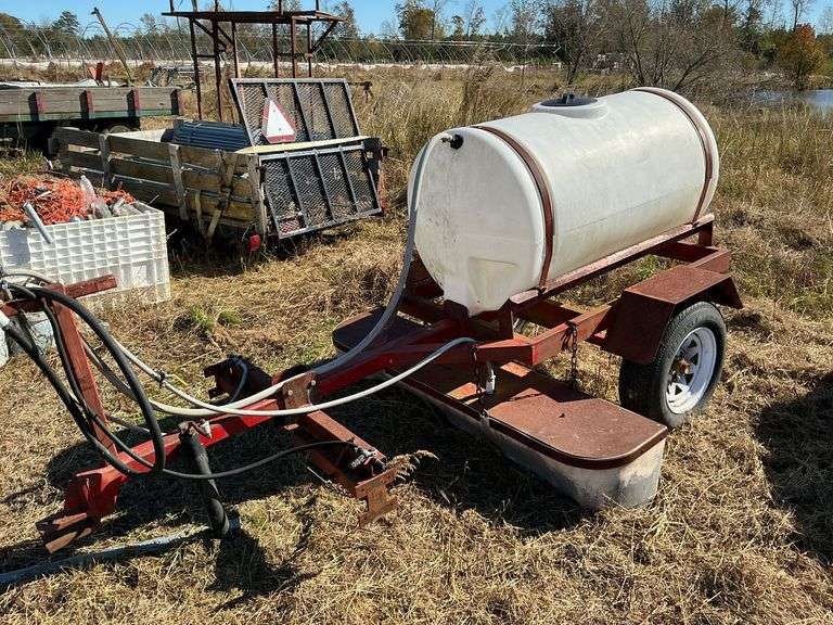 Sprayer 300 Gallon image