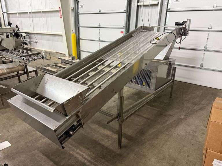Elevator Conveyer for Packing Line image