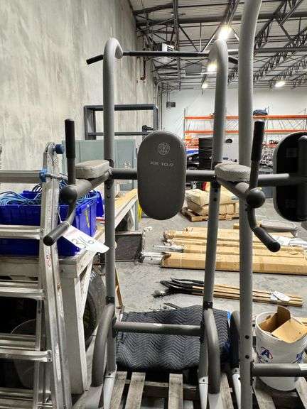 Gold’s Gym Pullup / Ab Crunch Bars image