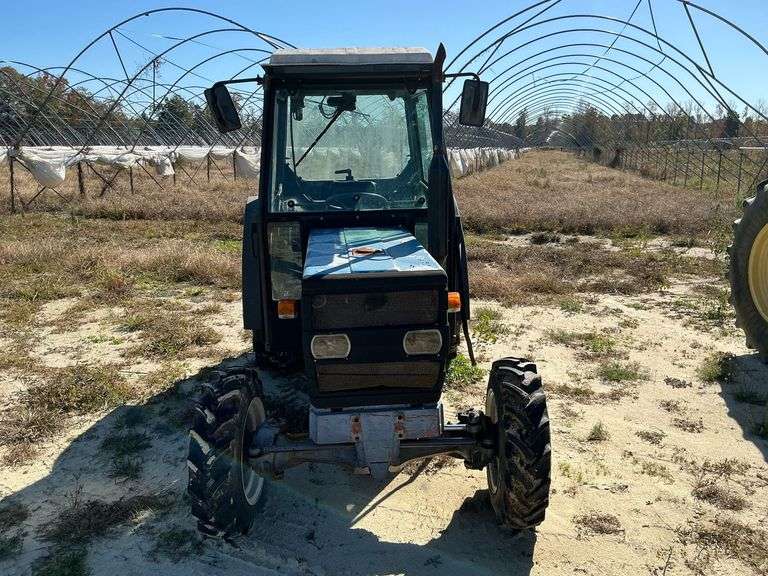 Ford 4230 Serial# 001063427 image