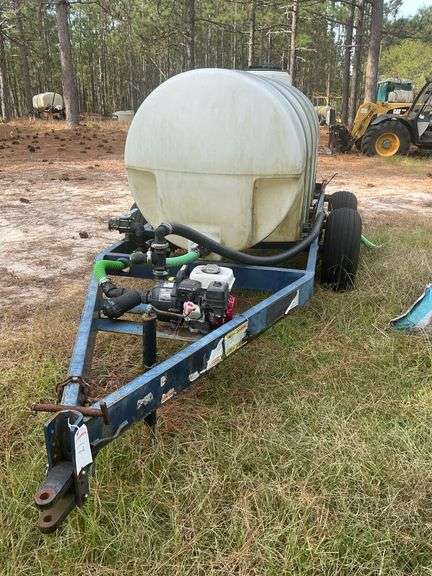 1000 Gallon Tank w/ Trailer and Pump image