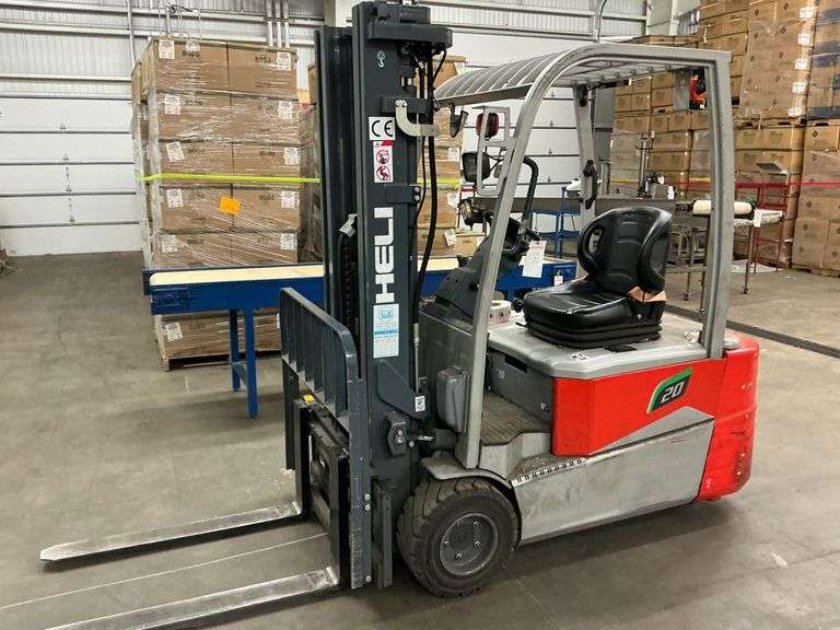 Hello Electric Forklift image