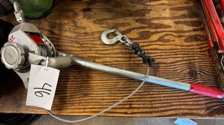 Dayton Heavy Duty Cable Puller / Hoist with 3400 Pound Capacity and Wire Rope. image