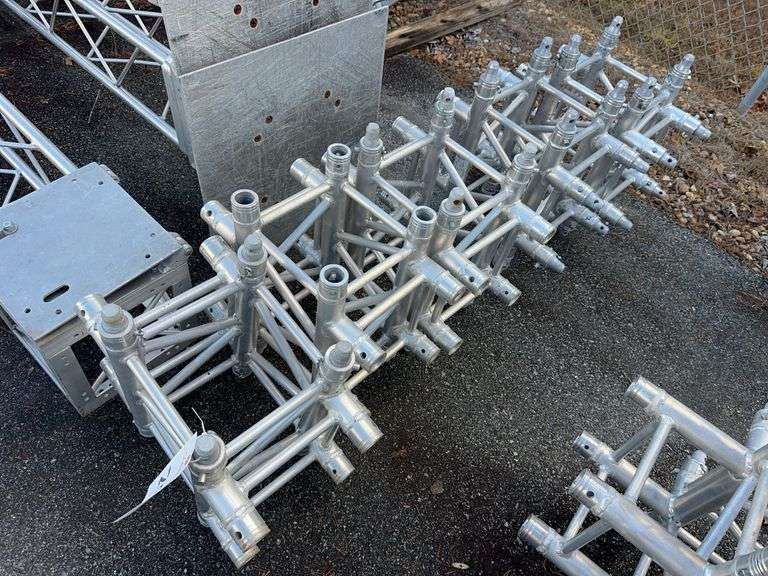 (6) DuraTruss 4 Way Truss image