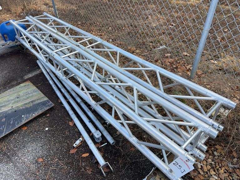 (4) DuraTruss 4.5 ft square truss image