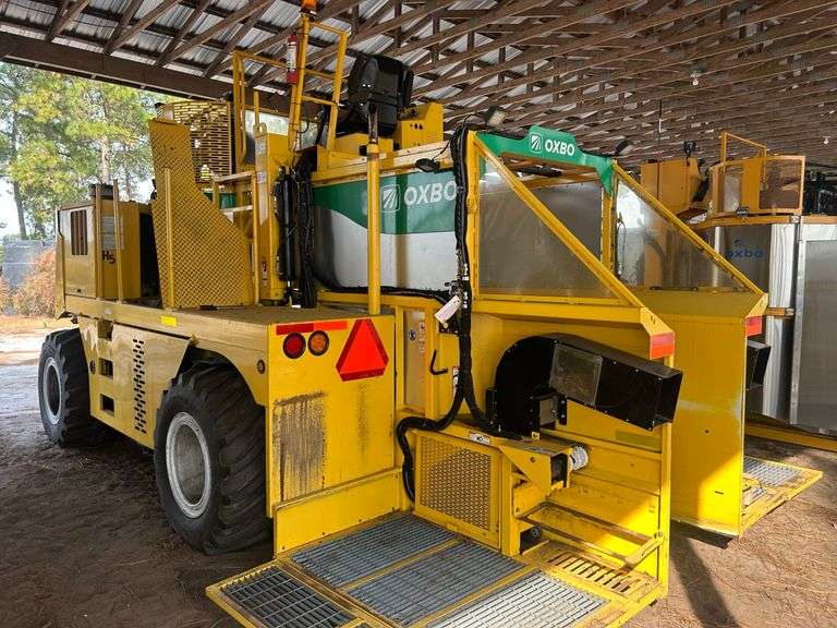 OXBO Harvester 8040 SN# 549930 600017 image