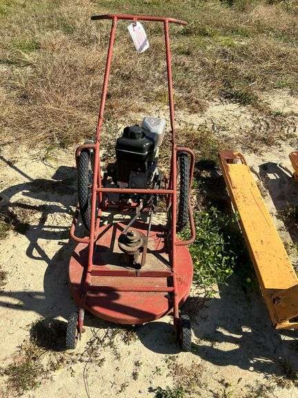 Lawn Mower Briggs and Stratton 900 Intex image