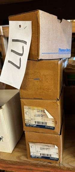 Thomas & Betts Model 3122 3/4 Inch Insulated Tite-Bite Connectors image