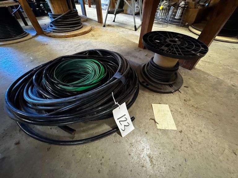 Grouping of Heavy-Gauge Stranded Copper Cable and Green Insulated Wire image