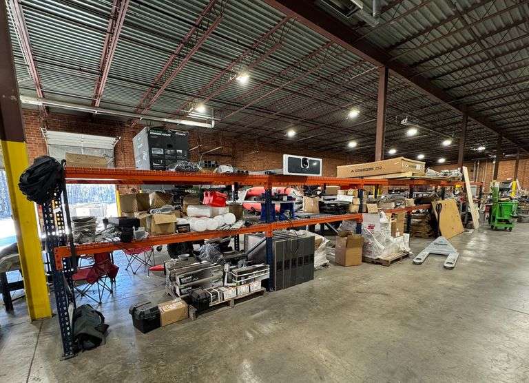 Industrial Warehouse Pallet Racking System with 12 Uprights and 24 Beams with Wire Decks image