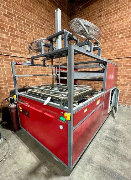 4′ × 3′ Thermoforming Machine with Transformer by Mater Termoformadoras, 2022 image