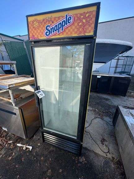 True Manufacturing Display Refrigerator With Shelves image